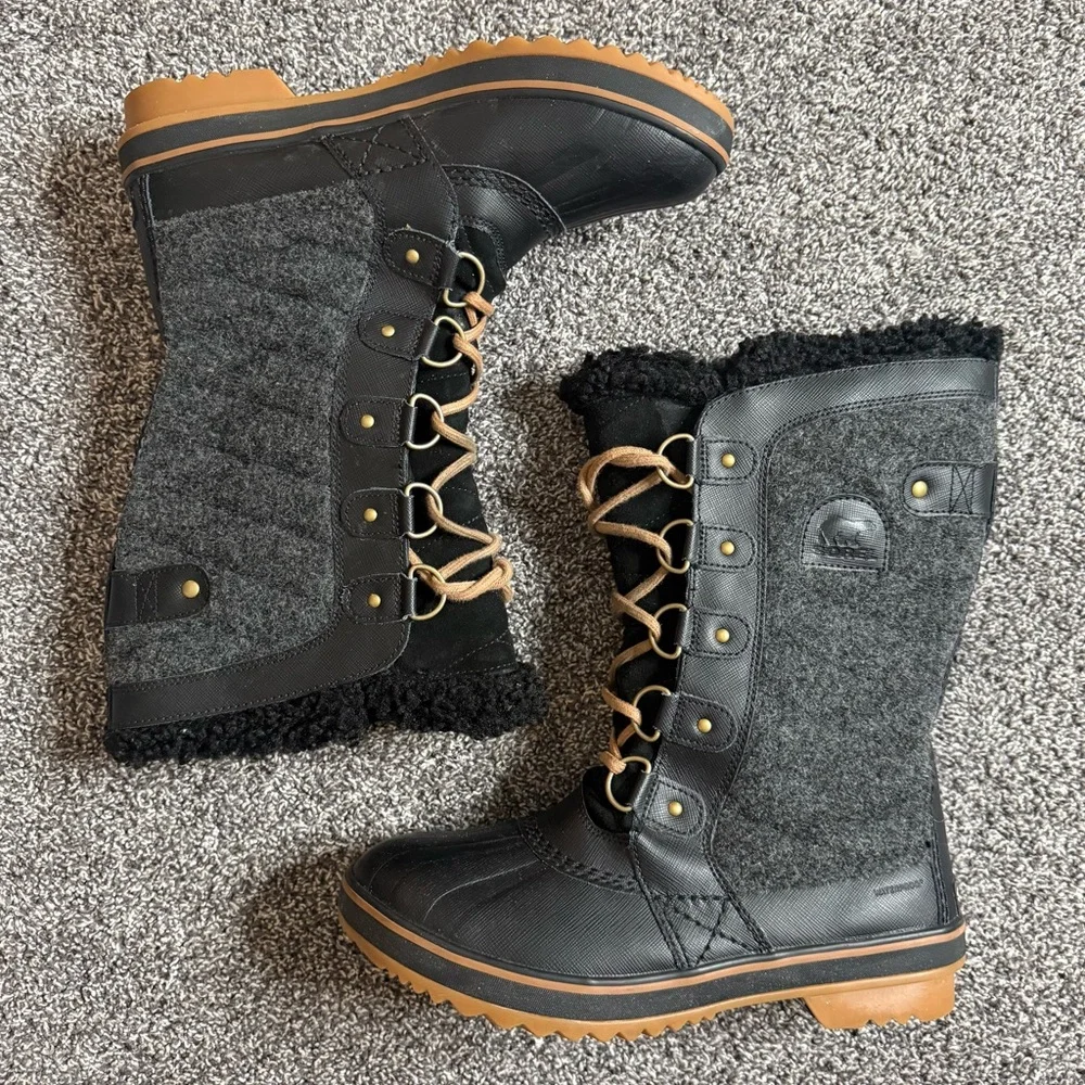 Sorel Tofino II Faux Shearling Lined Waterproof Boot black gum size 8.5